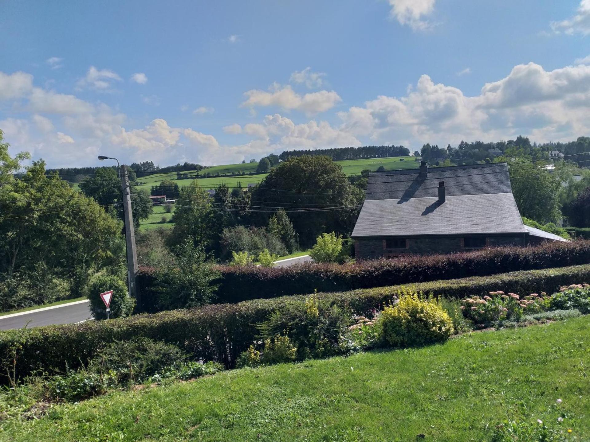 Gite L'Ecole De Ma Mere Villa Bertogne Kültér fotó