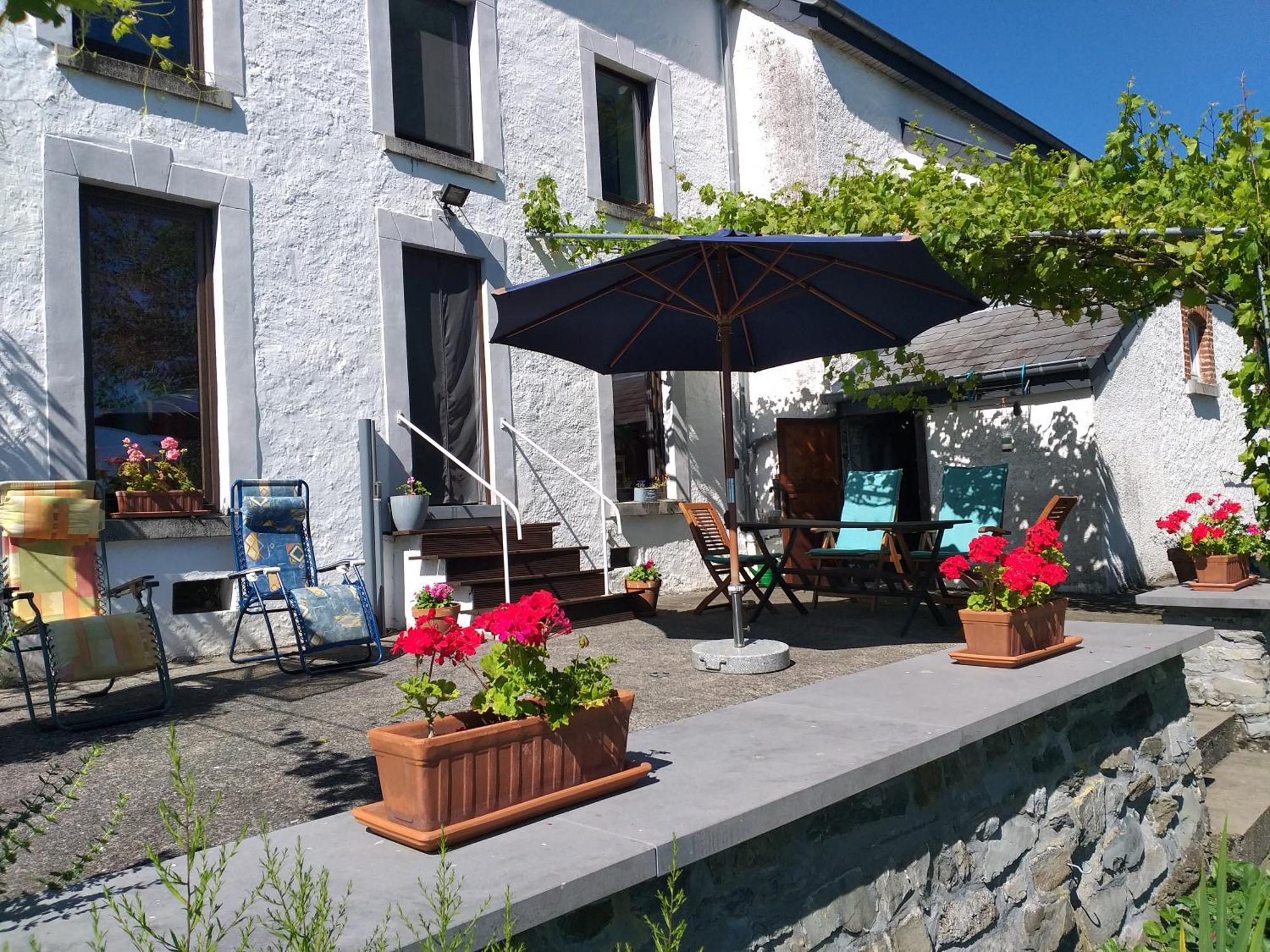 Gite L'Ecole De Ma Mere Villa Bertogne Kültér fotó